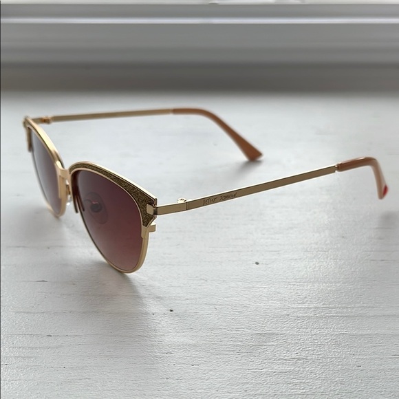 BETSEY JOHNSON NWOT Ladies Club Gold Cat Eye Sunglasses - Picture 4 of 11